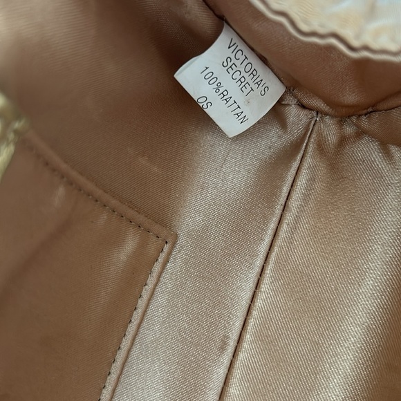 Brown Wicker Victoria’s Secret wallet - Picture 7 of 9